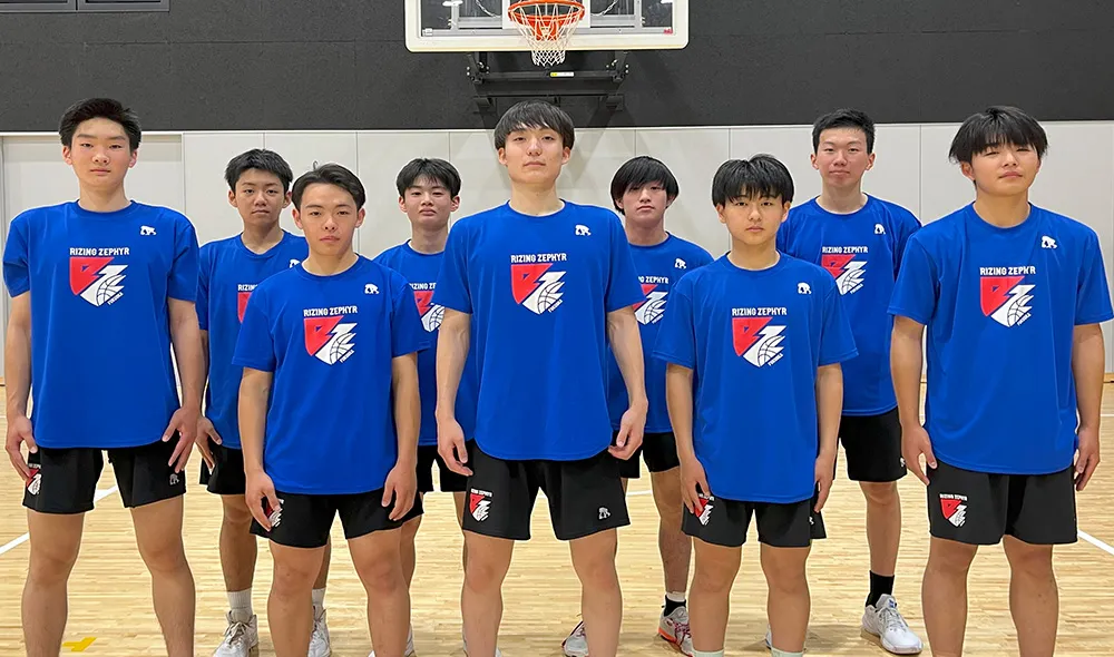 ライジングゼファー福岡 U18集合写真